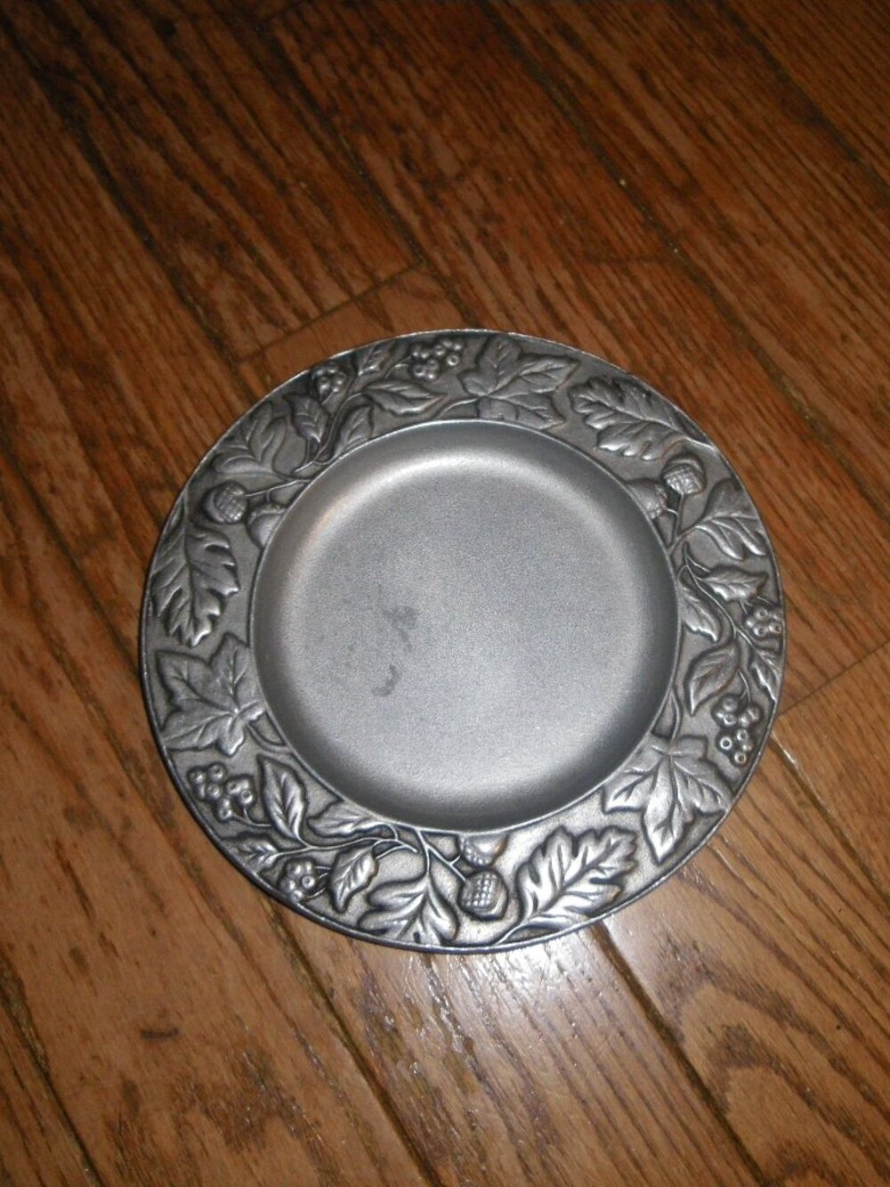 Vintage 2001 Longaberger Metal Pewter 8 ¼” Decorative Plate